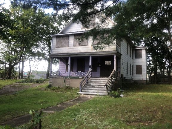 2nd image of 330-340 350 Pleasantview