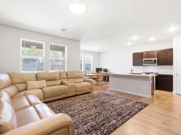 4th image of 1136 Country Glen Dr