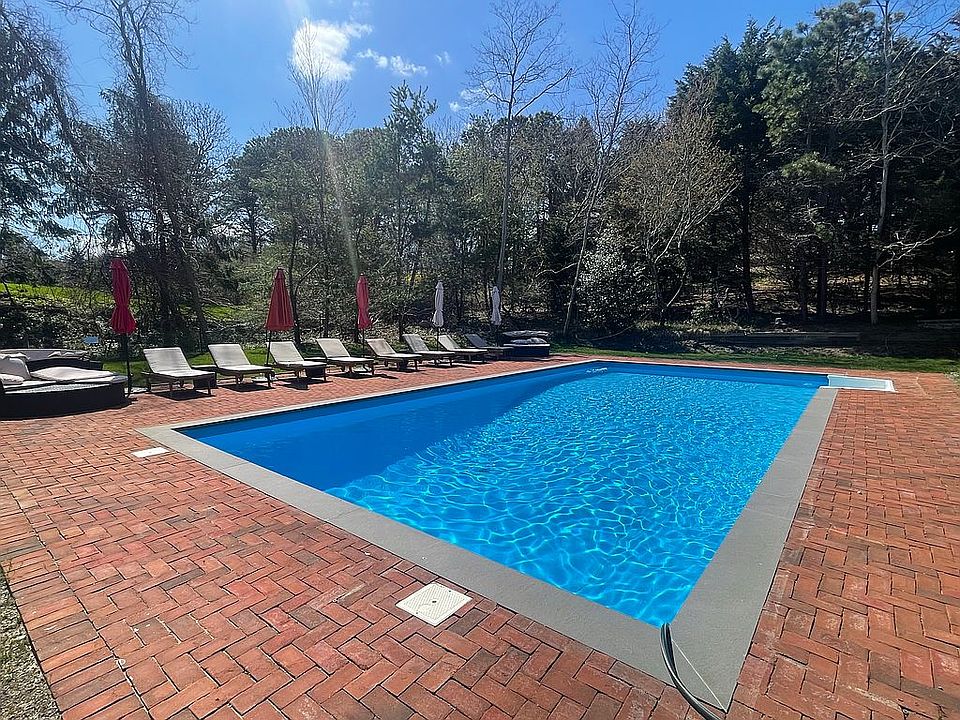1st image of 33 McGregor Dr