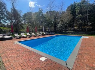 33 McGregor Dr, Southampton, NY 11968