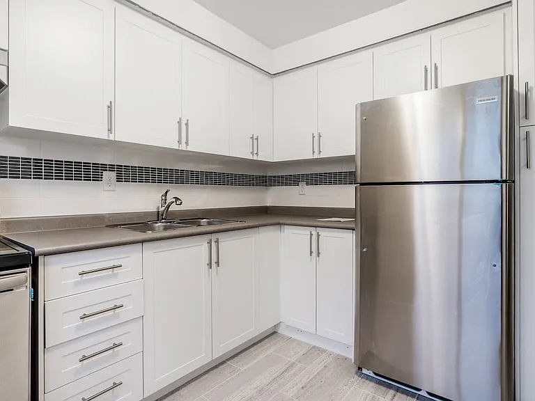 85 Henderson Ave — Photo 9