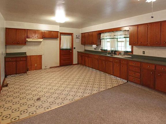 4th image of 105 Thompson Ln