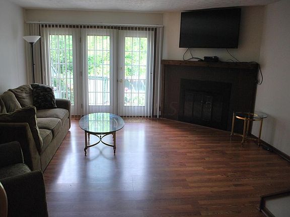 3rd image of 7202 Springdale Dr