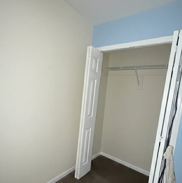 1404 W Running Brook Rd