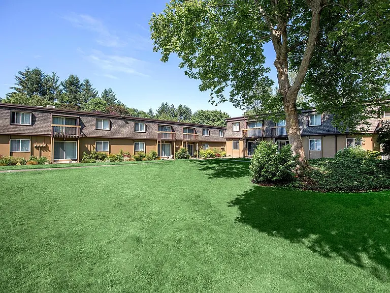 Fairwood Apartments — Photo 4