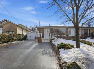 8 Elmore Dr, Hamilton, ON L8W 1T6