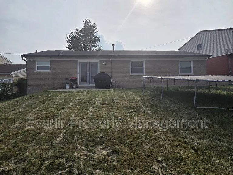 11884 Hamden Dr — Photo 29