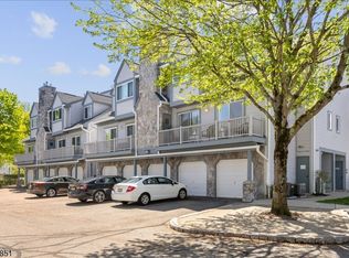 15 Garden Ct, Roxbury Twp., NJ 07876