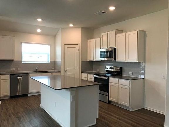 3rd image of 107 Ozark Dr