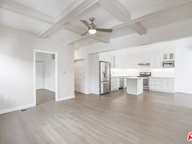 31 Breeze Ave #A — Photo 6