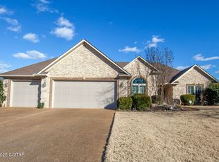 128 Fawn Ridge Dr, Jackson, TN 38305