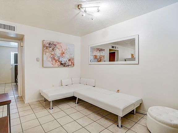 2nd image of 314 Alvarado Dr NE Suite B
