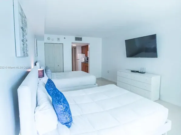 1200 Brickell Bay Dr APT 2616, Miami, FL 33131