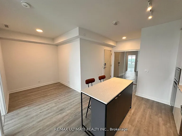30 Upper Mall Way #1701A — Photo 15