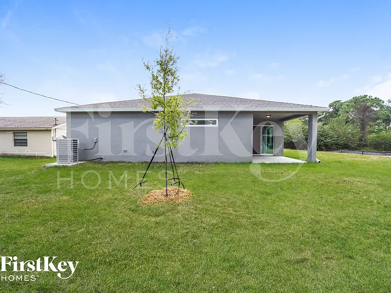 785 Coconut St SE — Photo 15