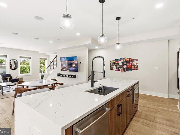 4th image of 615 Irving St NW #2