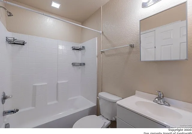 8111 Landing Ave — Photo 10