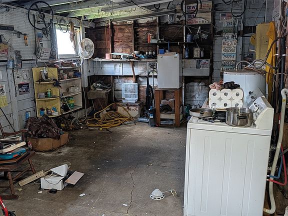 4th image of 222 E King Street