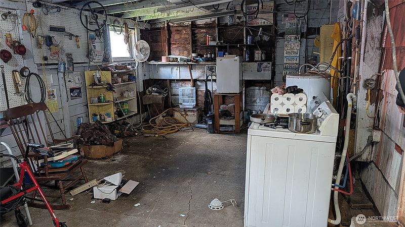 4th image of 222 E King Street