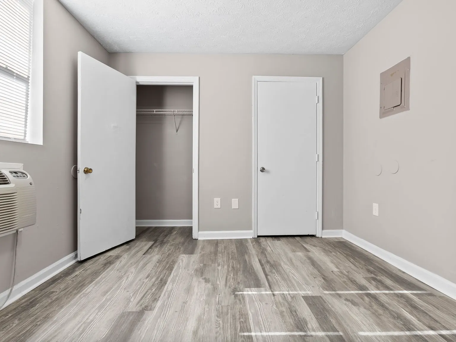 1 bed, 670 sqft, $699 — Photo 2