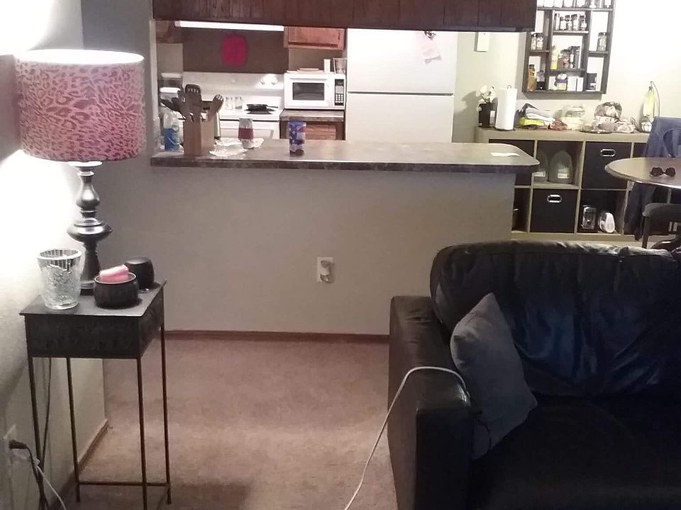 1st image of 1018 Acacia Cir