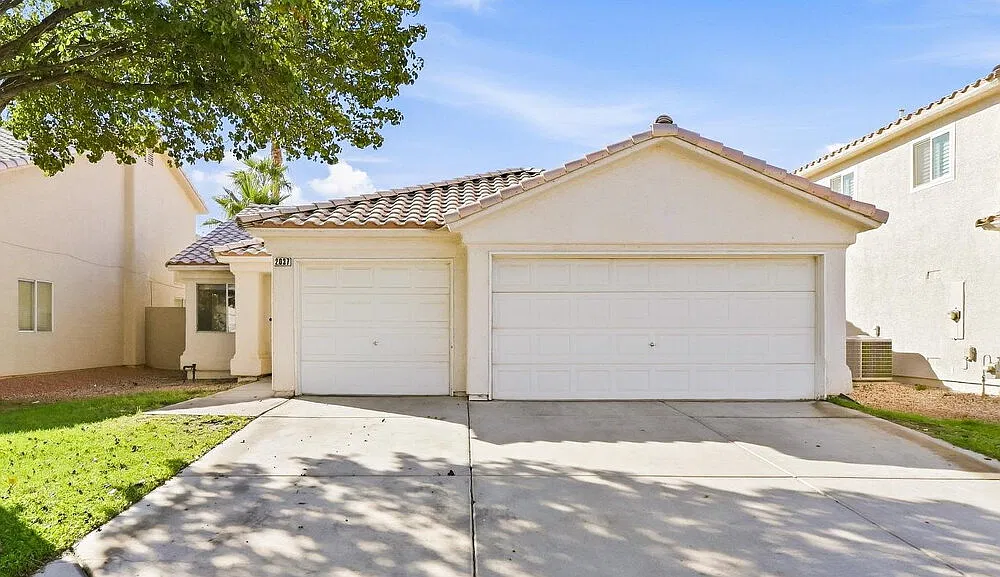 3 bed, 2.0 bath, 1458 sqft, $2,035 — Photo 1