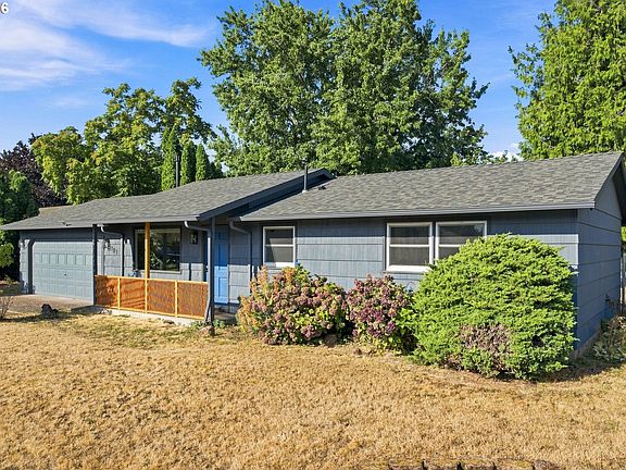 2nd image of 101 SE 194th Ave
