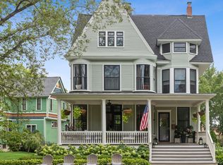 45 Longcommon Rd, Riverside, IL 60546