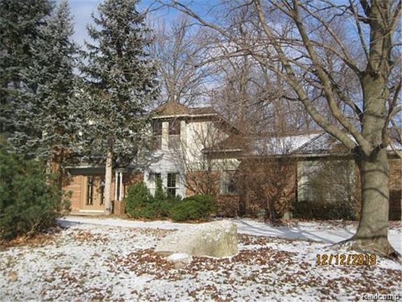2nd image of 30370 Tanglewood Dr