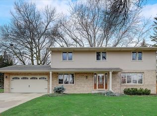 4225 Nathan Ln N, Plymouth, MN 55441