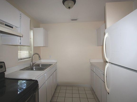 2nd image of 1755 Forest Hill Blvd APT 7