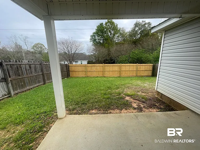 706 Crystal Wells Ct N — Photo 10