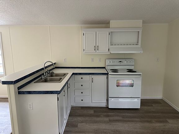 4th image of 140 Baywood Trl