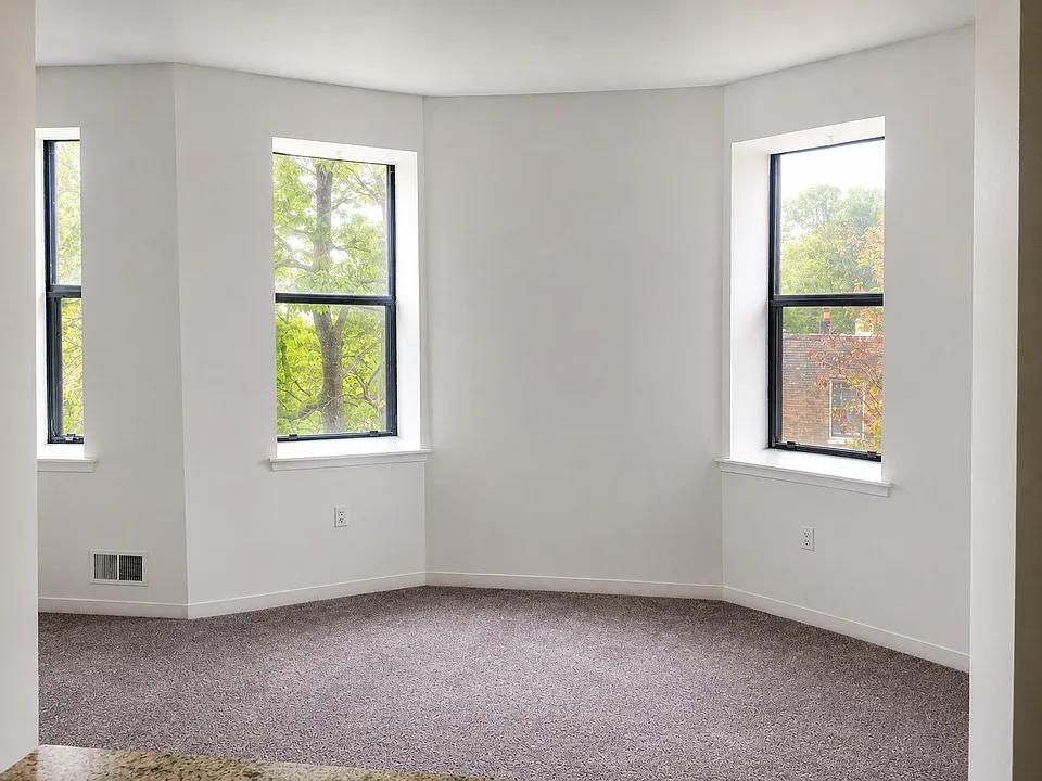 2200 Mount Royal Ter #7