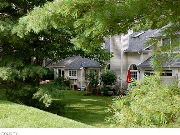 3rd image of 225 Westwind Dr