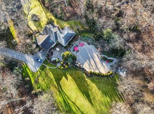 332 Concord St, Dix Hills, NY 11746