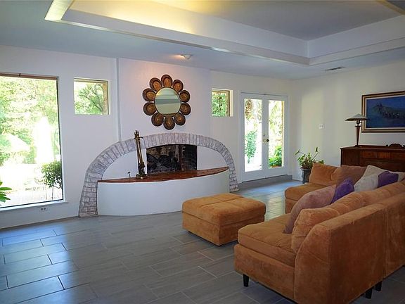 4th image of 7522 Twin Oaks Ct