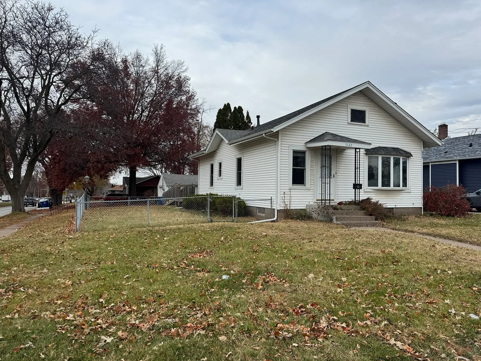3122 W Locust St photo 1