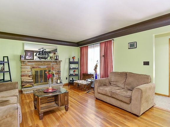 3rd image of 43 Patterson Ct