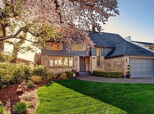 2839 W Viewmont Way W, Seattle, WA 98199