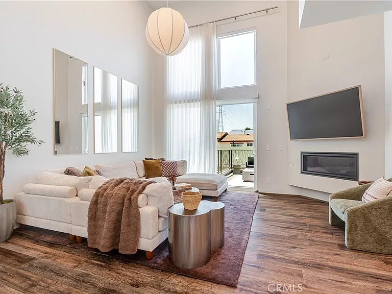 2707 Rockefeller Ln #B — Photo 11
