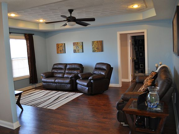 5th image of 101 Irvine Ct