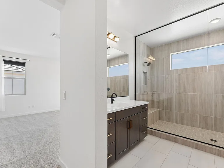 1524 E Carob Ct — Photo 33