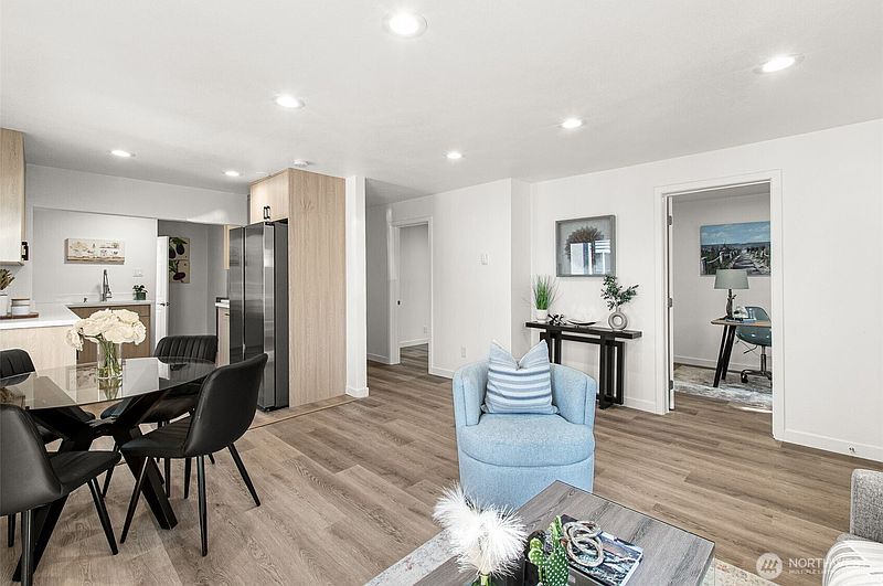 5th image of 9044 9th Avenue SW