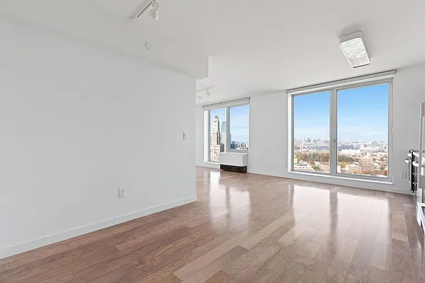 Rented by Greystar | media 19