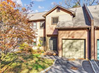 16 Adam Ct, Oyster Bay, NY 11771