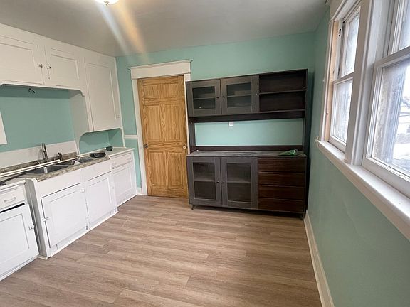 3rd image of 473 Olympic Ave