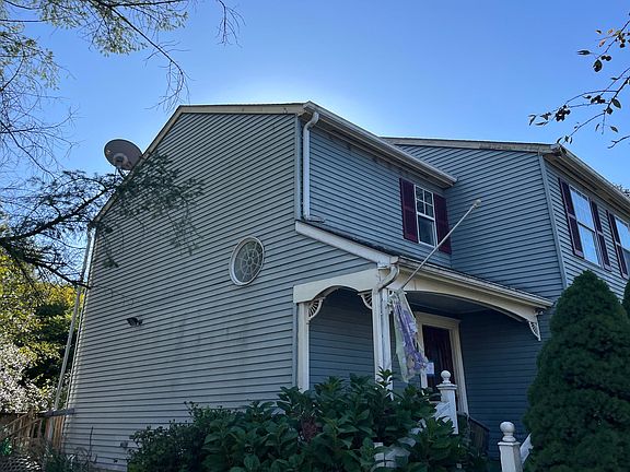 3rd image of 1061 Berkley Dr
