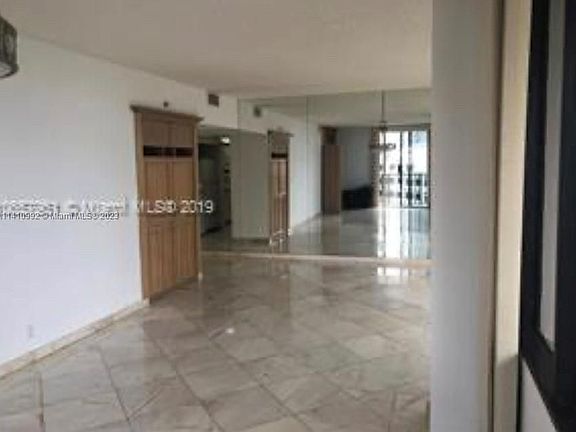 5th image of 520 Brickell Key Dr APT A1115