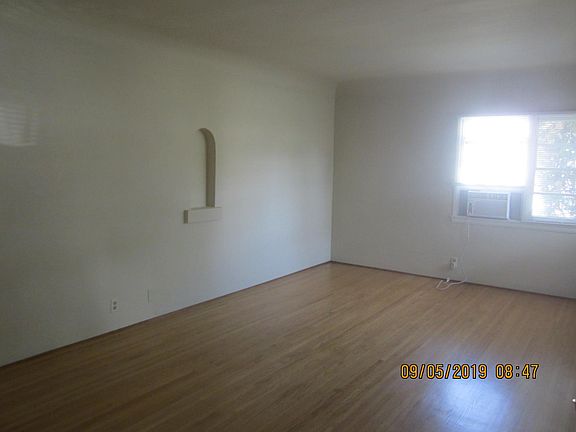 2nd image of 349 N Lincoln St